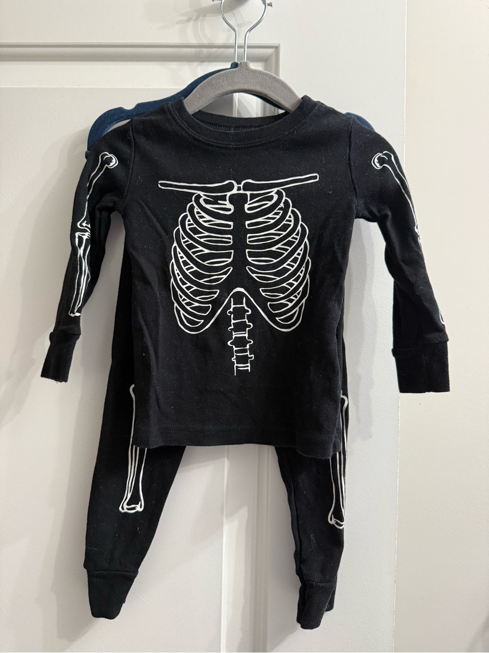 Old Navy Black Long Sleeve Kids Skeleton Pajama Set